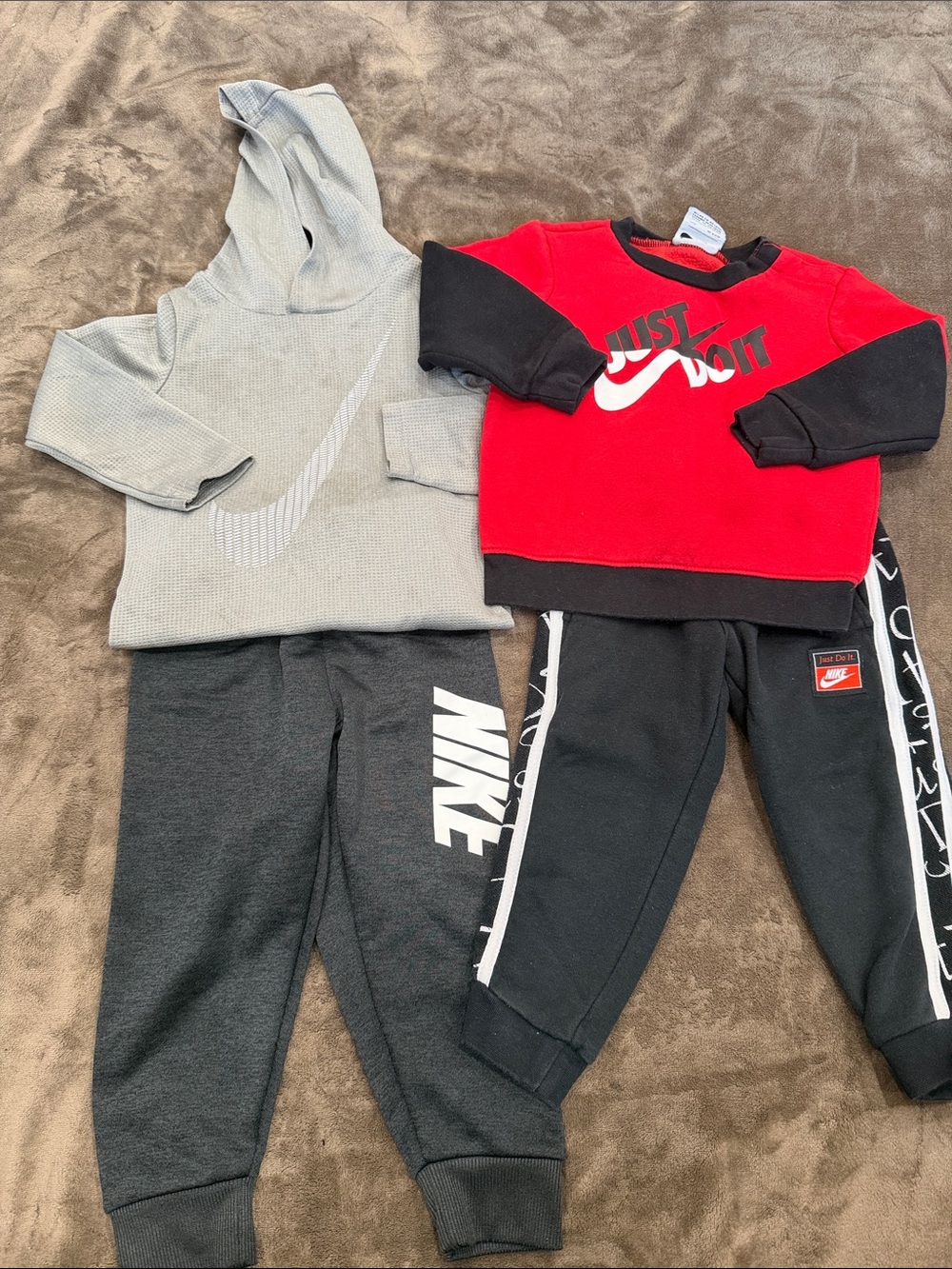 Nike Kids Red size2 & Gray Sweatshirt size 3 and Joggers Duo 👁️ stains.